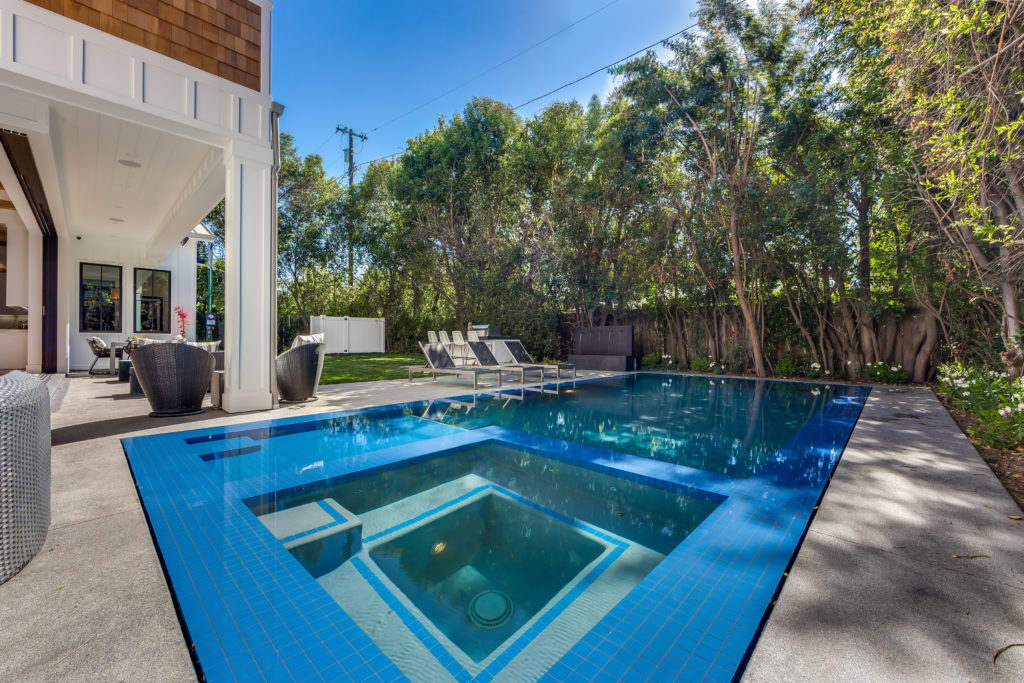 swimming pool cost in Los Angeles
